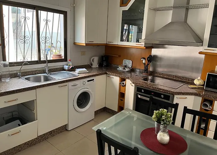 Cornelia's 1b Primera Linea De Playa Los Cristianos (Tenerife)